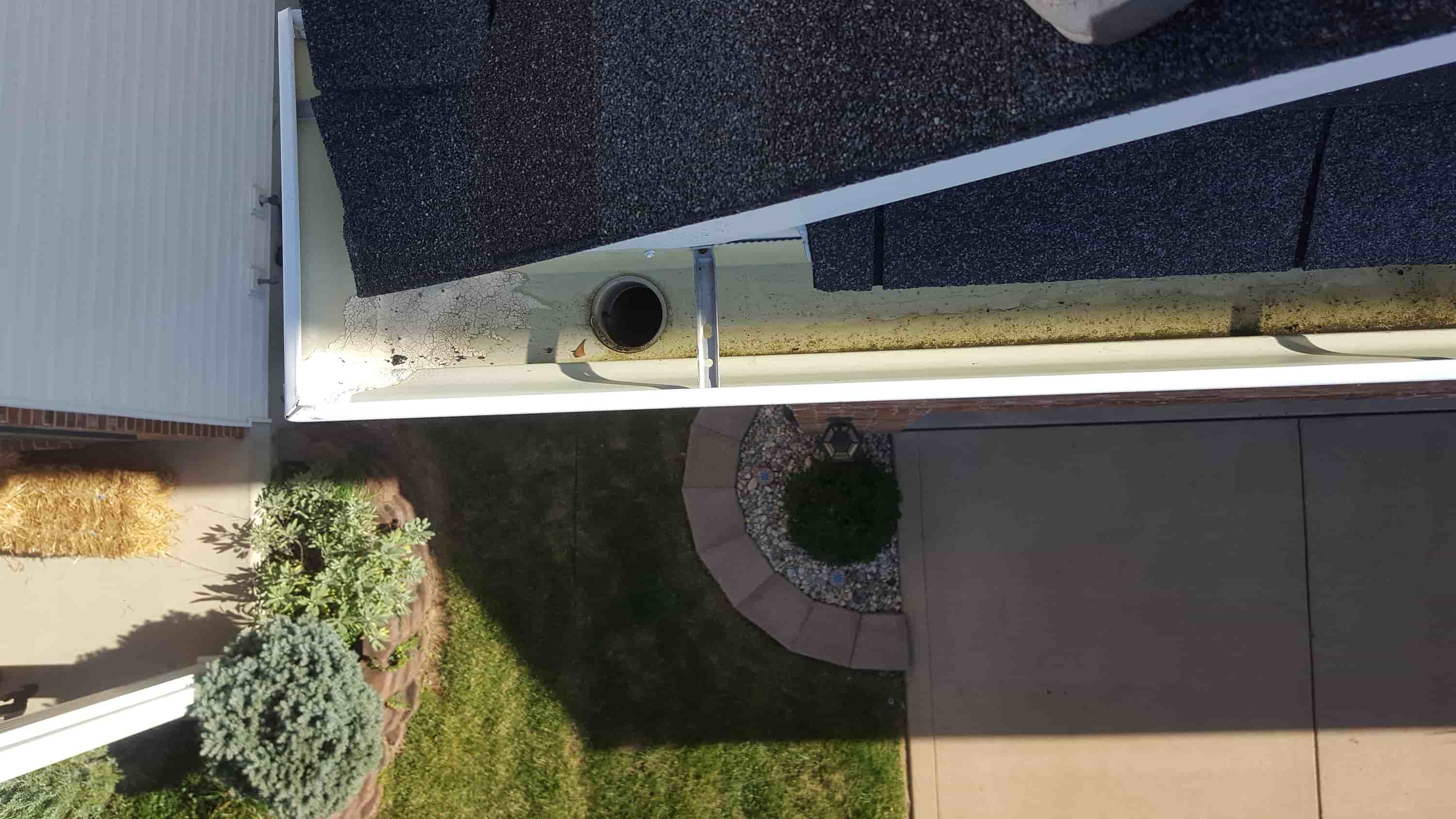garden hose attachment for cleaning gutters