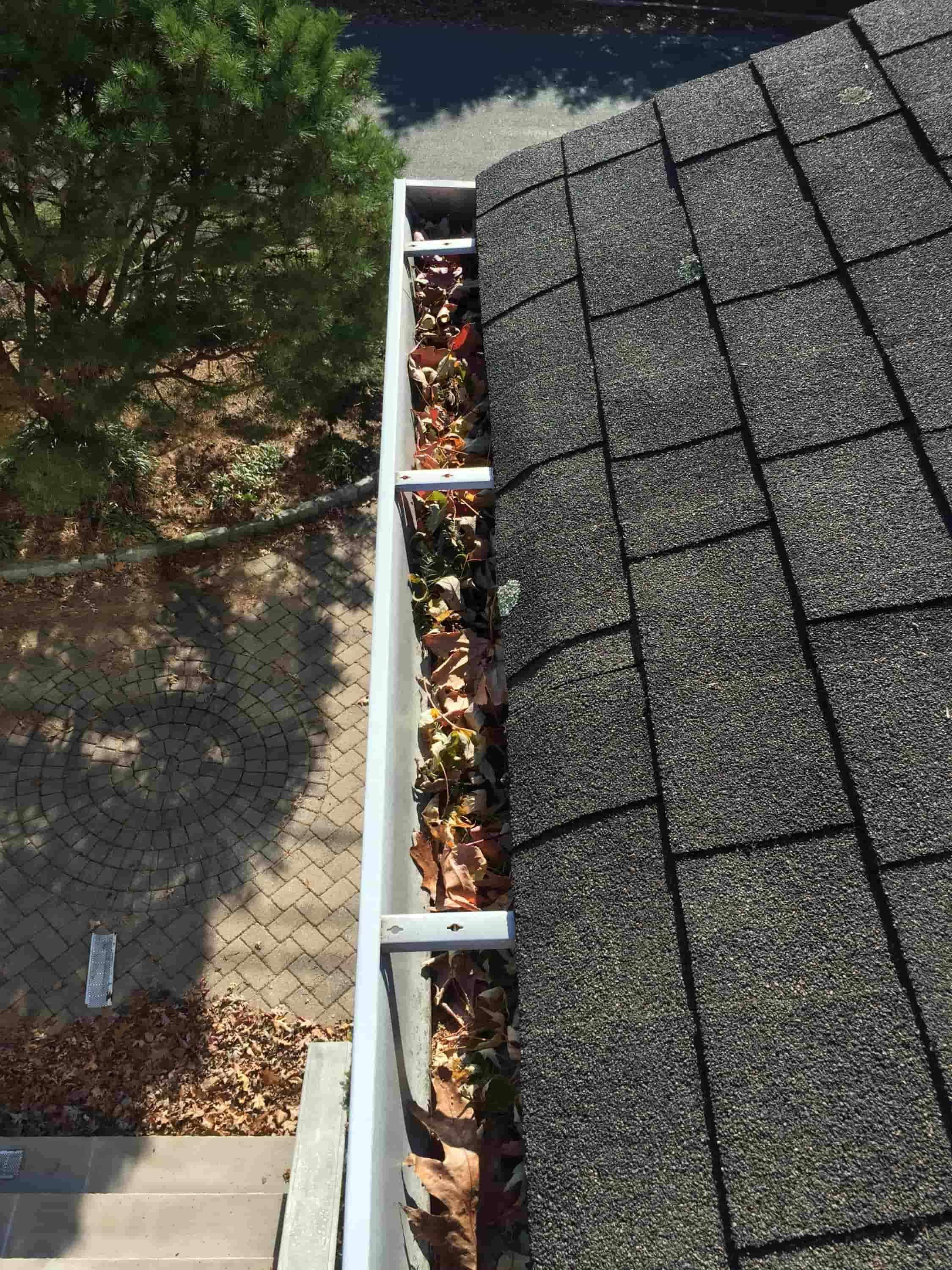 how to clean gutters in winter