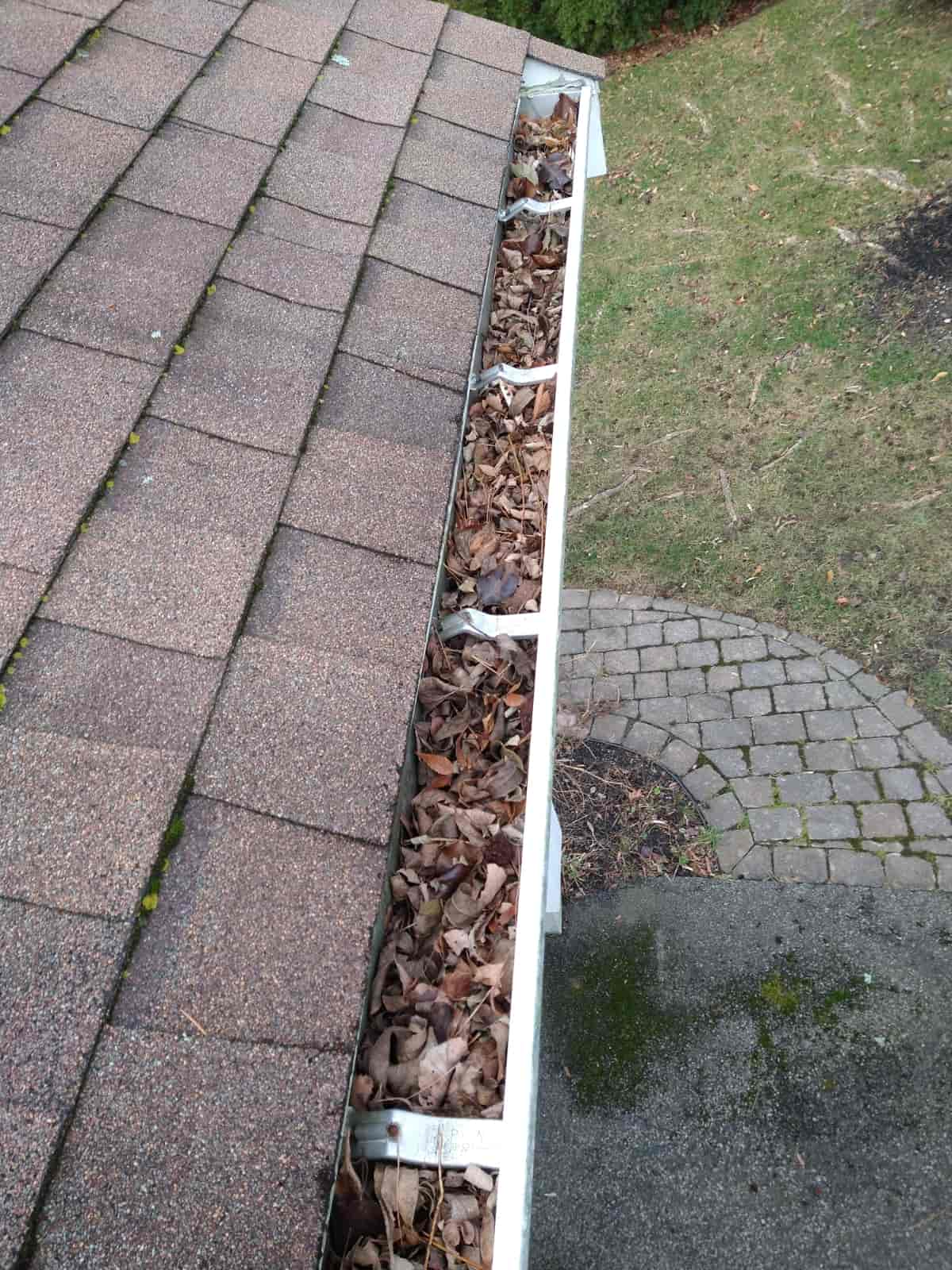 attachment to clean gutters