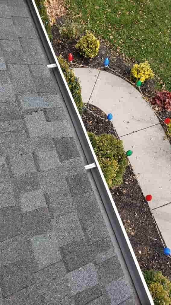 how much should roof cleaning cost