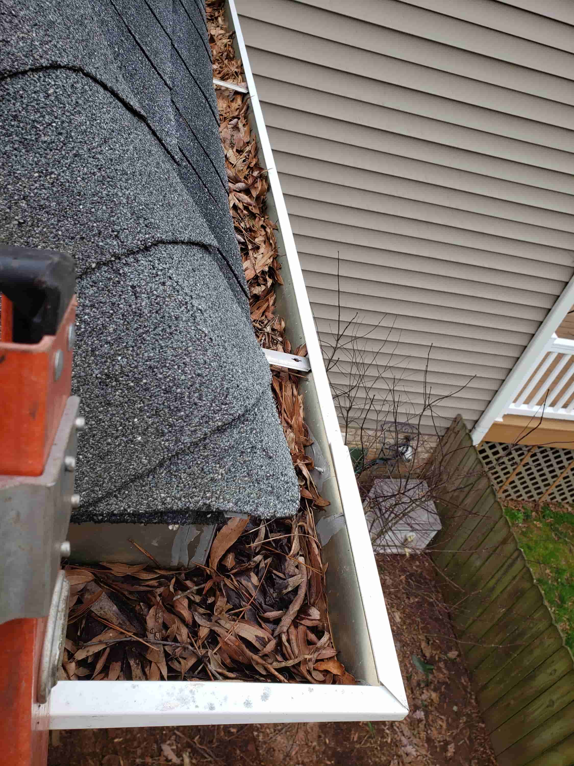 gutter cleaning near me now