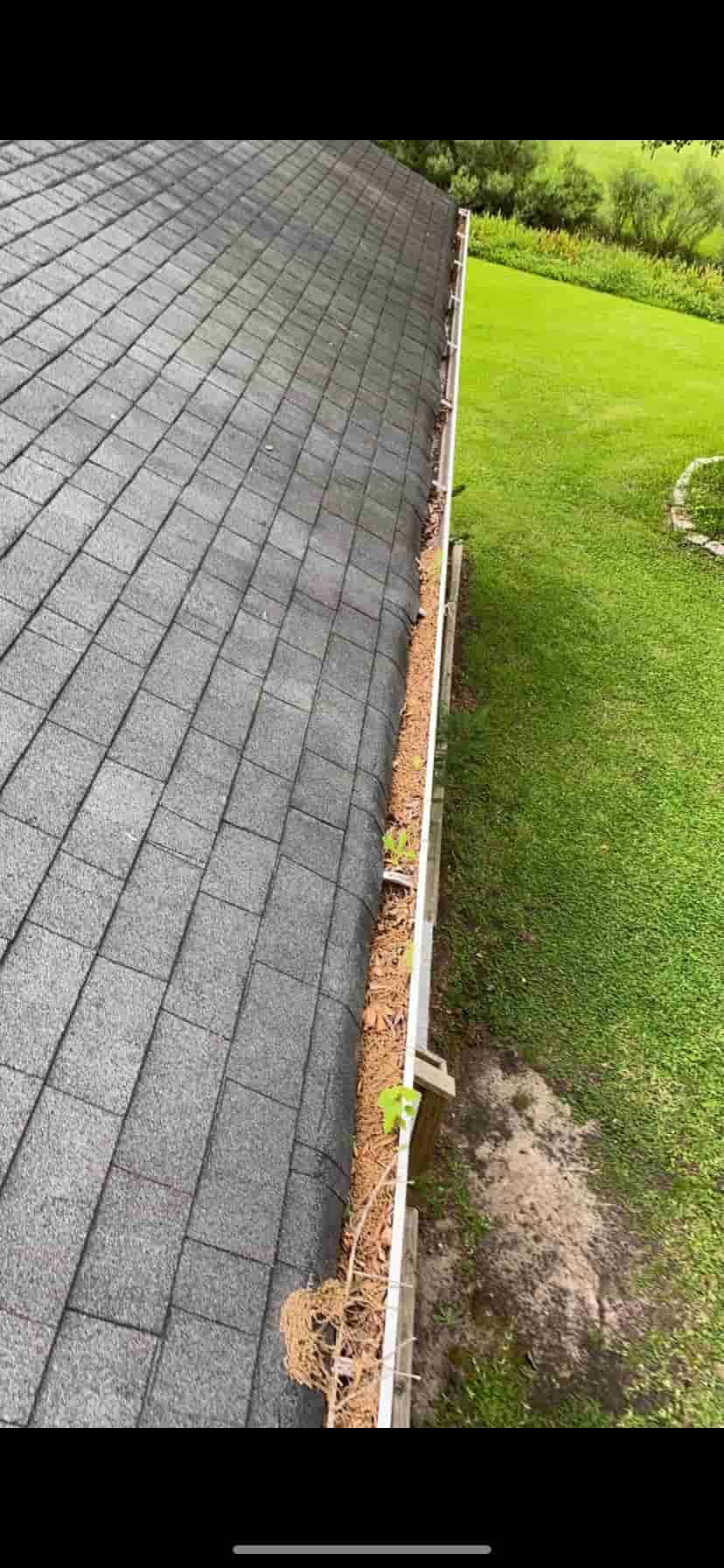 gutter cleaning with vacuum