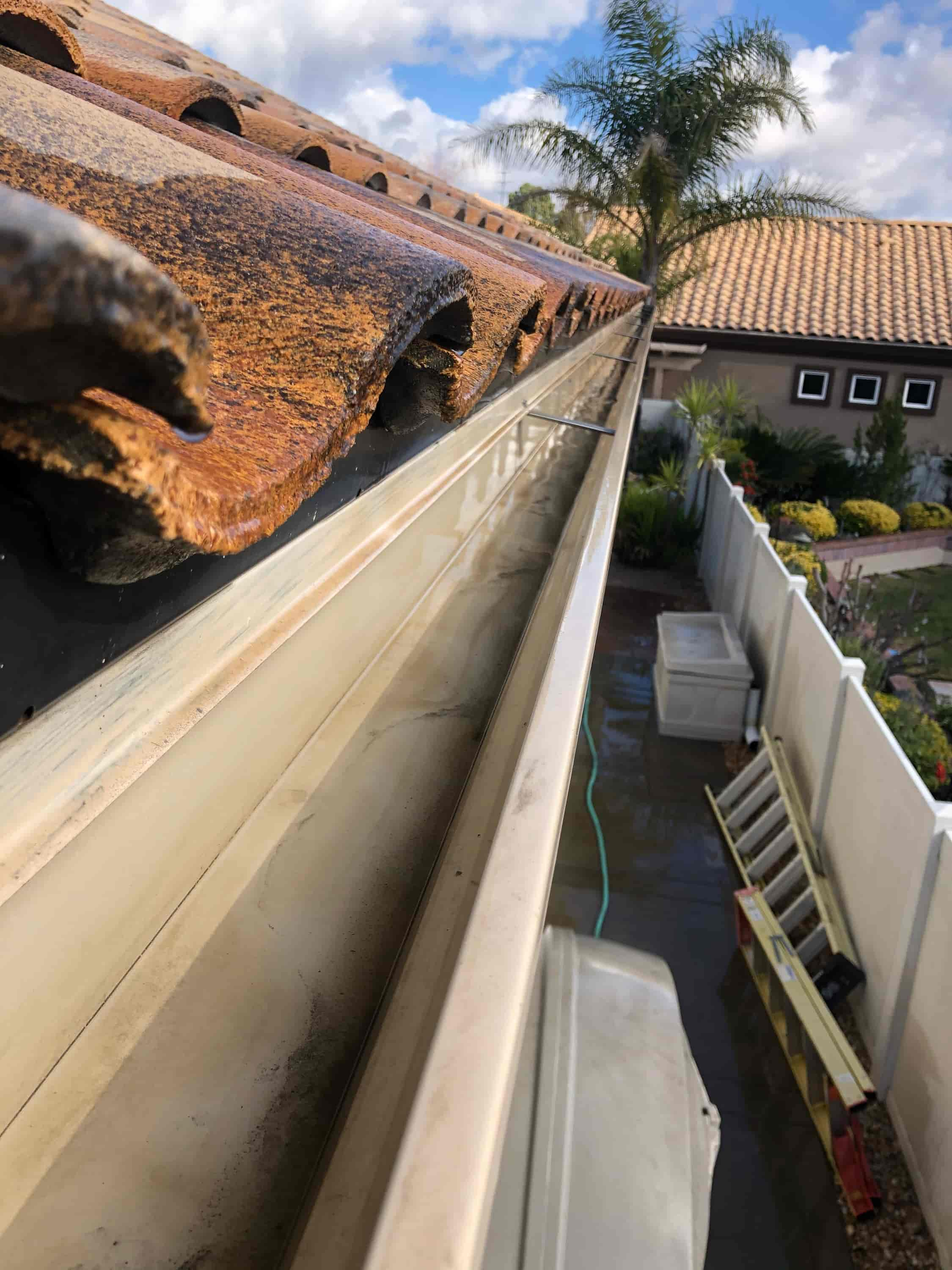 self cleaning gutters