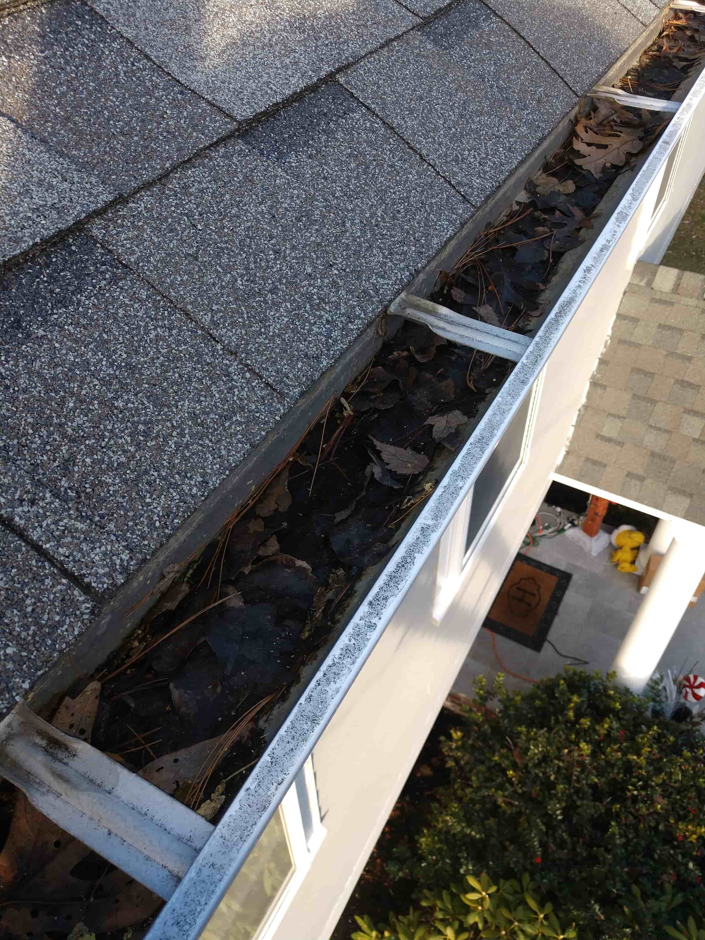 gutter cleaning from roof