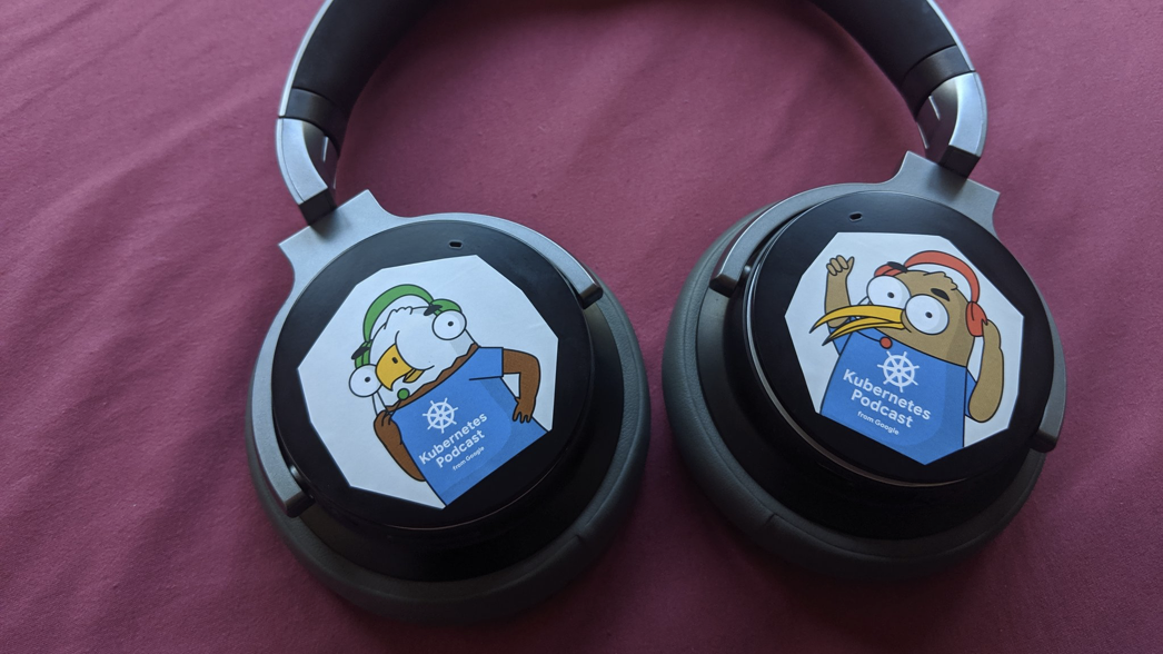 http://storage.googleapis.com/gweb-cloudblog-publish/images/kubernetes_podccast_headphones.0ddf4911.fill-1046x588.png