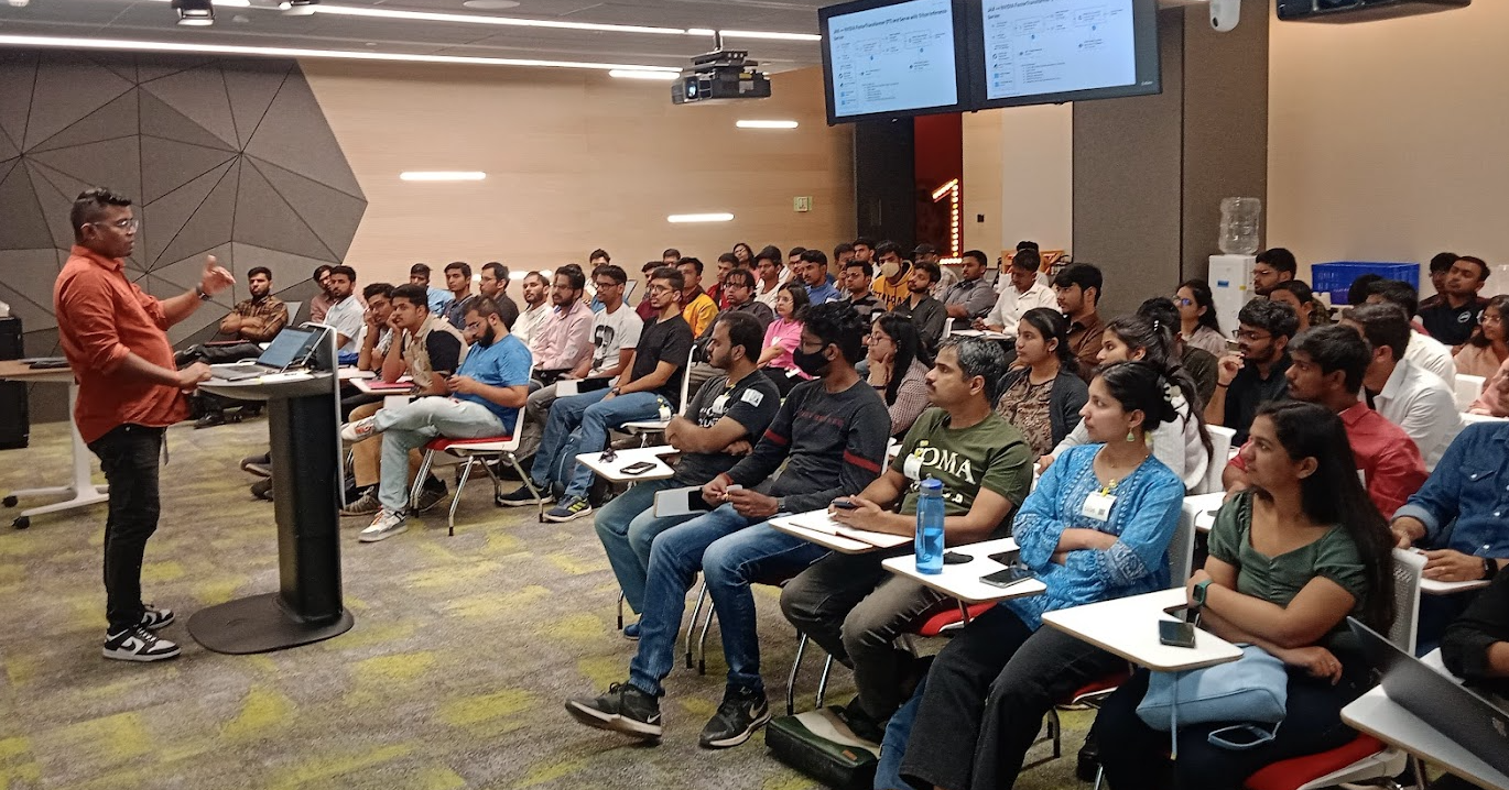 Photo of Googler Joinal Ahmed giving a talk at TFUG Bangalore