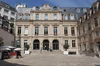 Vue extérieure du bureau de Google à Paris, en France, avec des détails architecturaux du XIXe siècle.