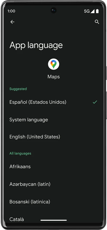 In Settings, App language for Google Maps is open on an unlocked Android 13 phone. Español (Estados Unidos) is checked under “Suggested.”