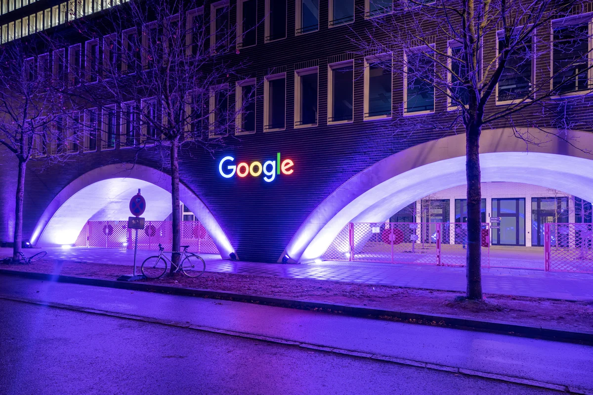 Building front of Google office in Munich, highlighted in purple