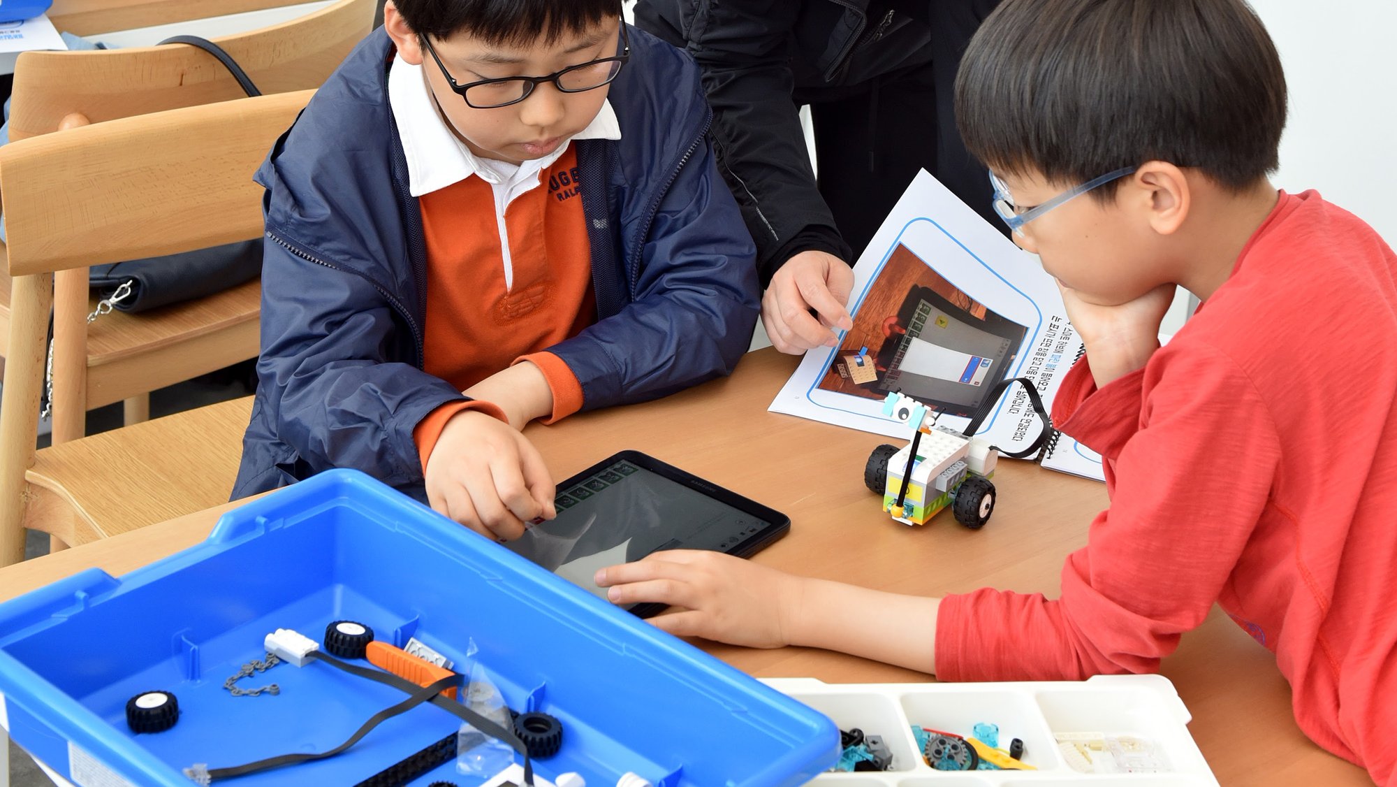 Robotics with LEGO’s WeDo Construction Set