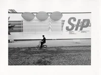 Addetto in bicicletta, Gianni Berengo Gardin, 1985