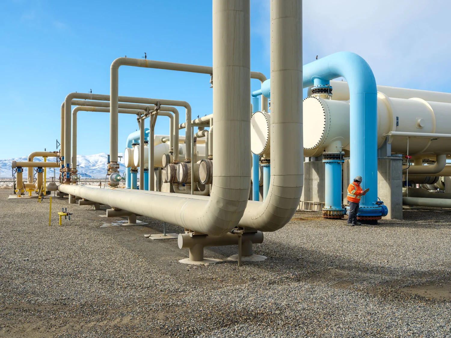 Image on the ground of the geothermal plant from the outside.