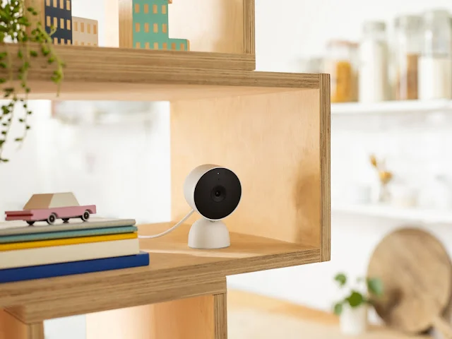 本棚んに置けている Google Nest Cam の画像。