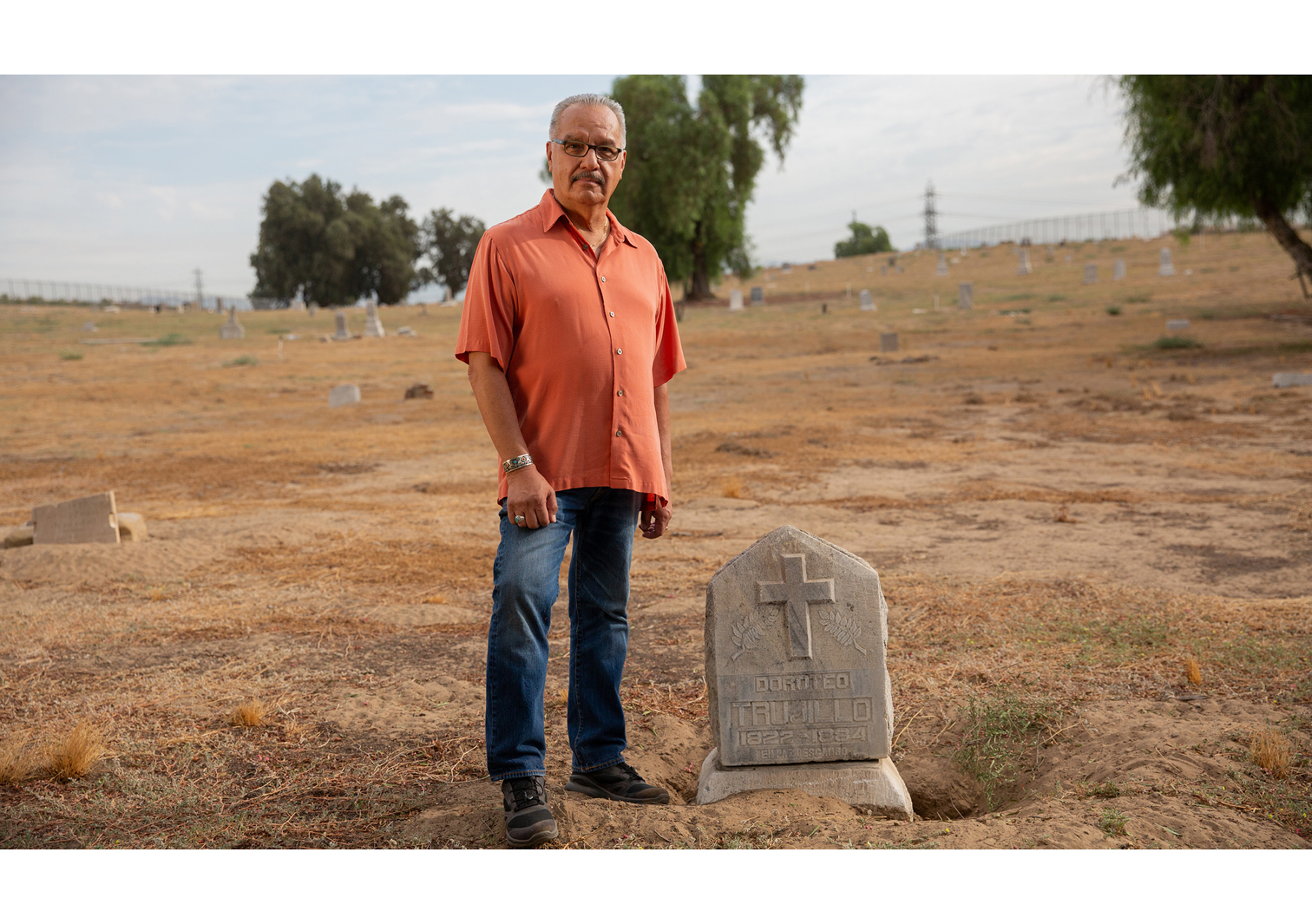 Latino genealogists use Google to search for their roots