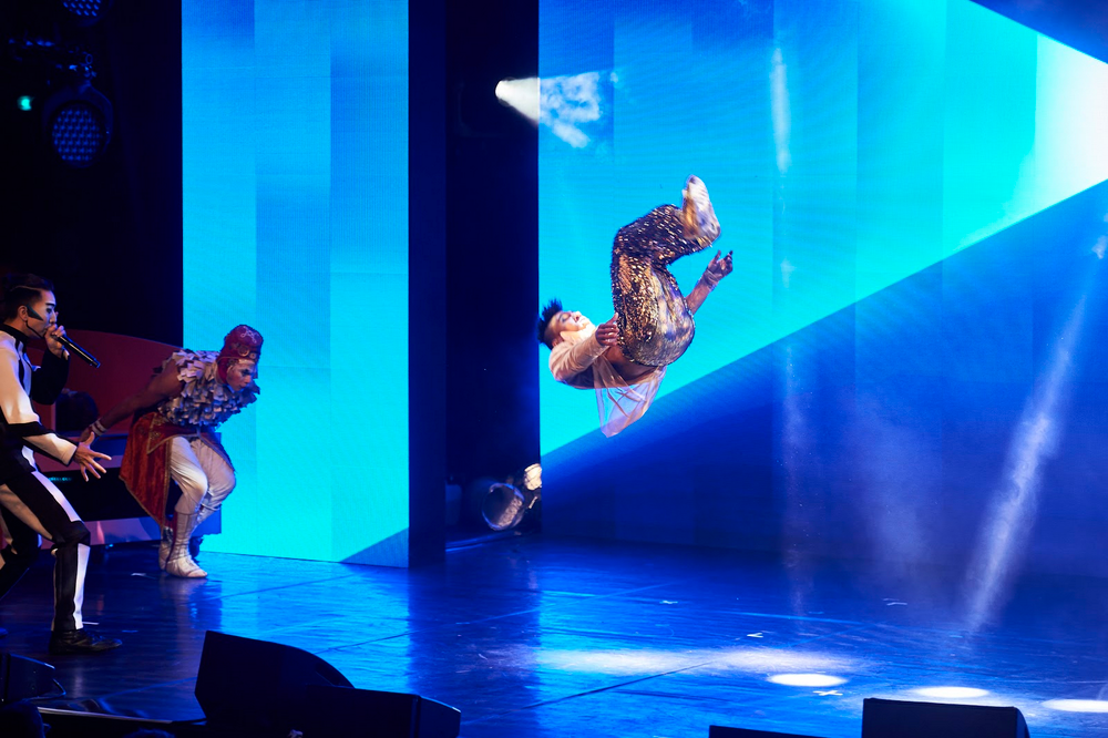 Cirque du Soleil demonstrates their skills on stage