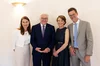 Bundespräsident Frank-Walter Steinmeier und Elke Büdenbender mit Andreas Briese und Sabine Frank von YouTube (Foto: Bundesregierung/Liesa Johannssen)