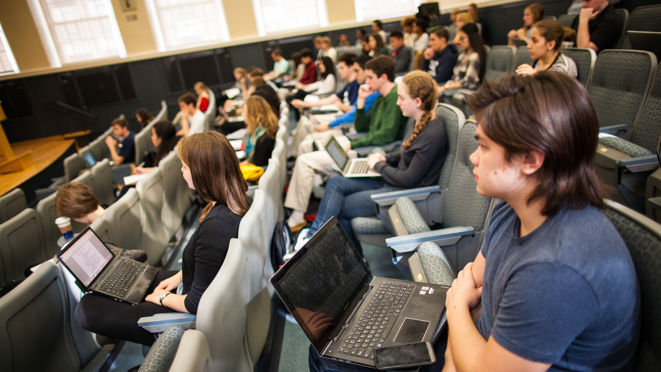 blog.google - Marta McAlister - How universities are preparing students for an AI-powered future