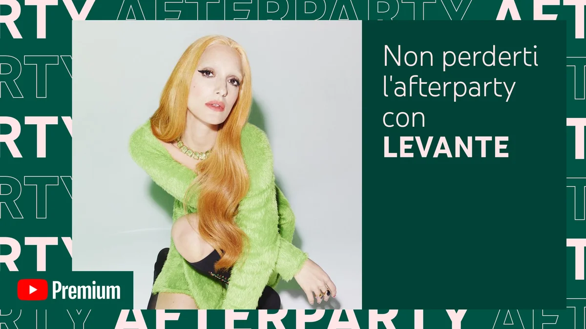 La cantante Levante indossa un top verde su sfondo grigio. La scritta bianca su fondo verde richiama l'afterparty di stasera