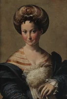 The painting portrays a noblewoman from the 16th century with soft but rich tones. She is carrying a feathered fan. Her gaze is enigmatic and directed to the observer.