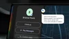 Une vidéo montrant les nouvelles mises à jour de messagerie à venir sur Android Auto, incluant un résumé vocal d'un message texte entrant et des suggestions de réponses intelligentes que vous pouvez choisir sans toucher à l’écran