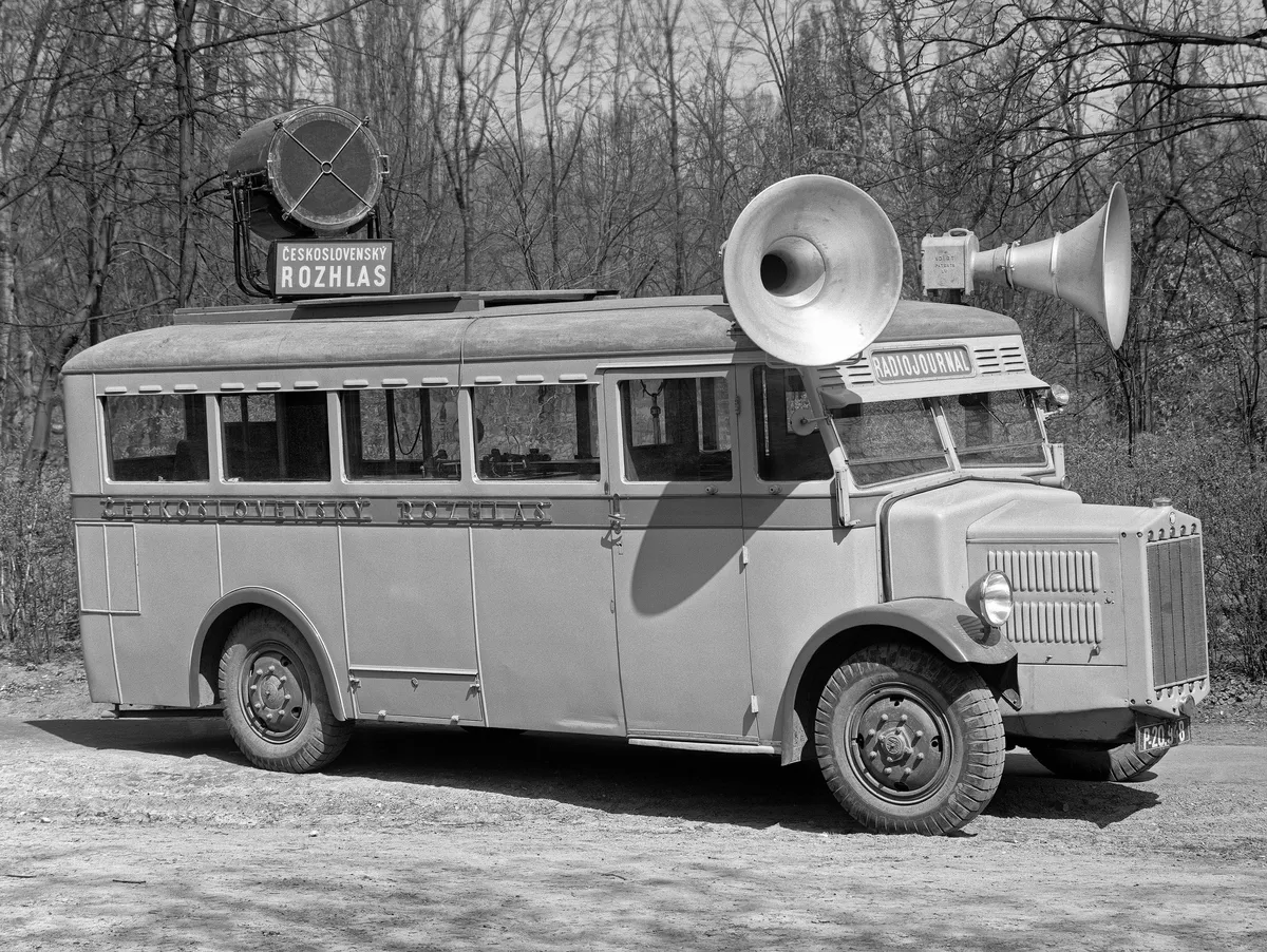 Propagační autobus Radiojournalu (autor neznámý - 1936)