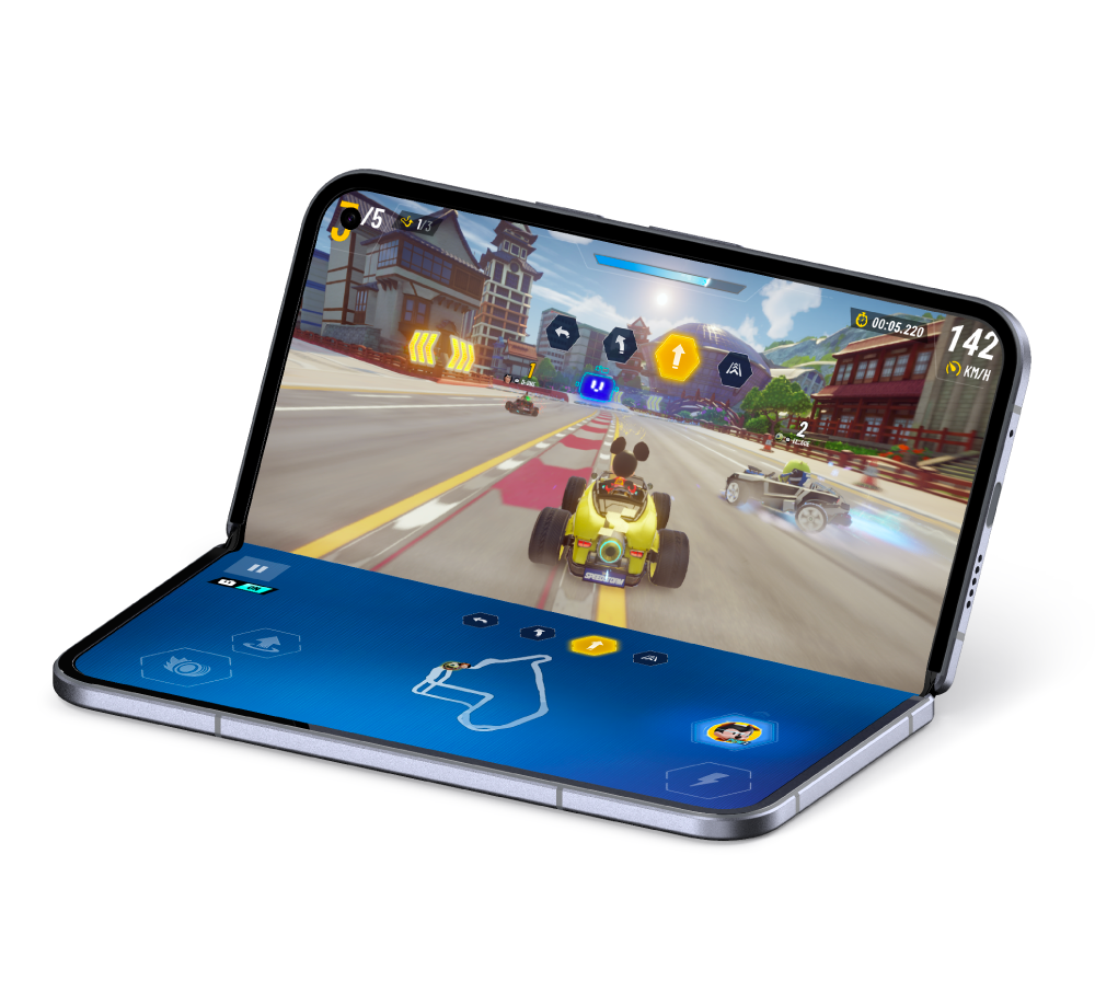 Disney Speedstorm on Pixel 10 Pro Fold in table top mode