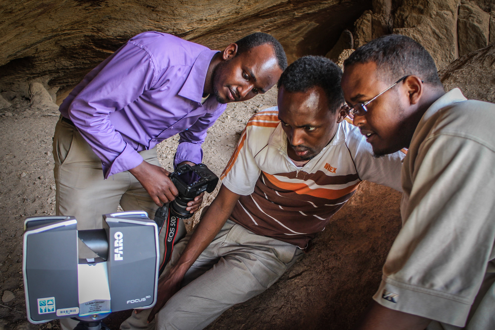 Somaliland Rock Art Technical training.png