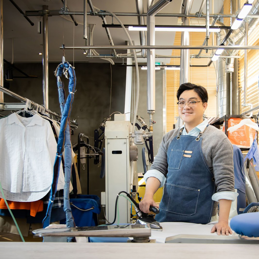 A Korean laundry expert, fulfilling his filmmaking dreams through YouTube