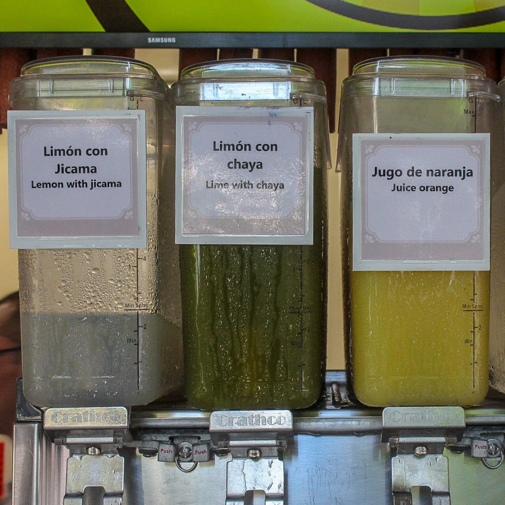 comida-en-xavage-aguas-frescas