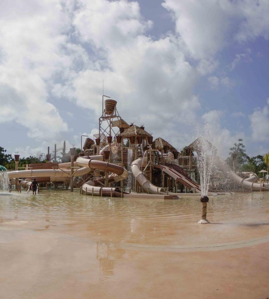 Water-slide park in cancun for kids