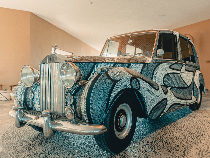 “Rolls-Royce 1945” de Jacobo y María Ángeles 