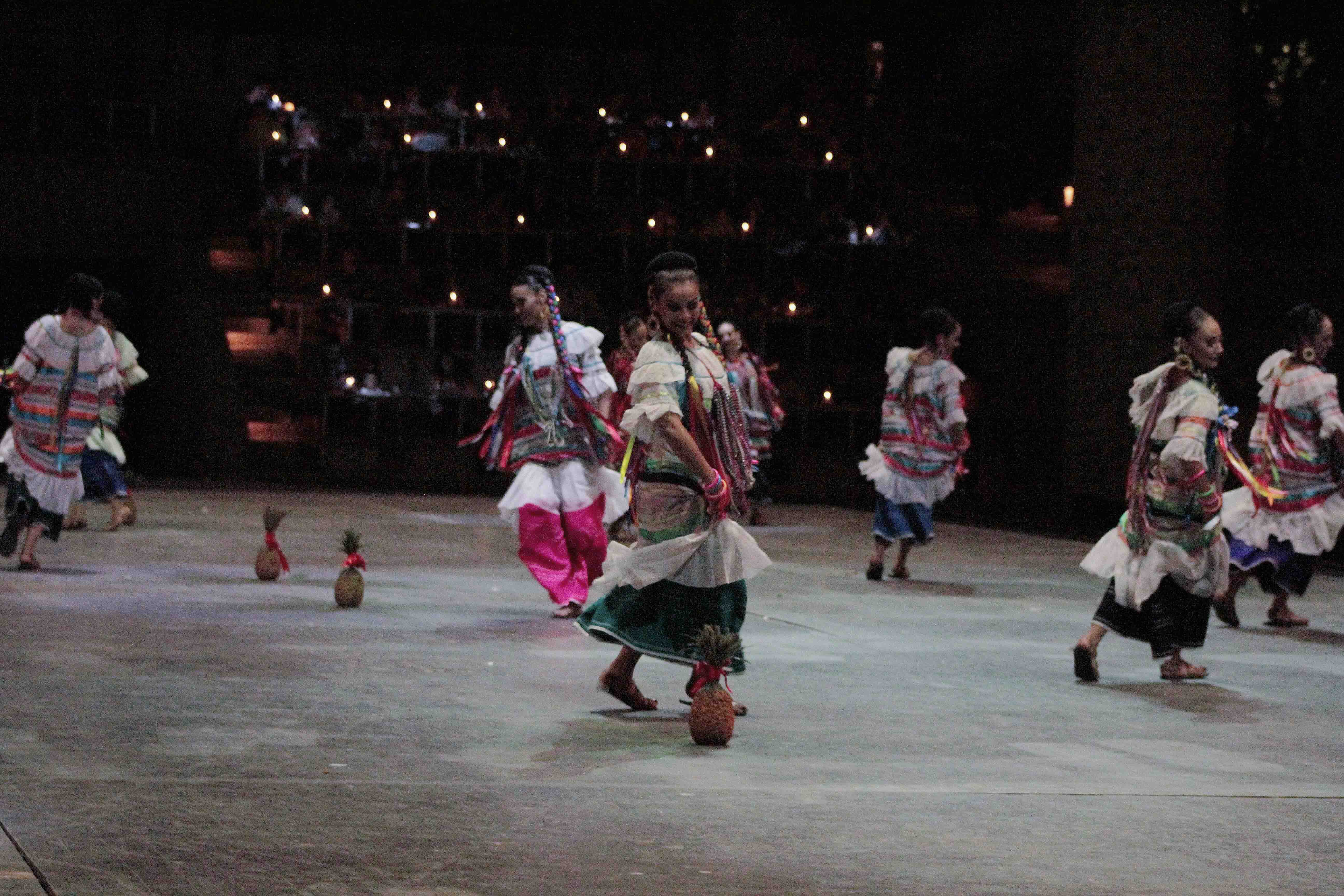 Flor de Piña, una danza tradicional oaxaqueña en Xcaret