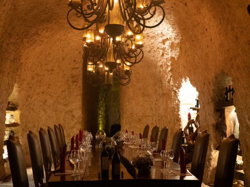  Dinner in the “Vino de México Xcaret” Wine Cellar