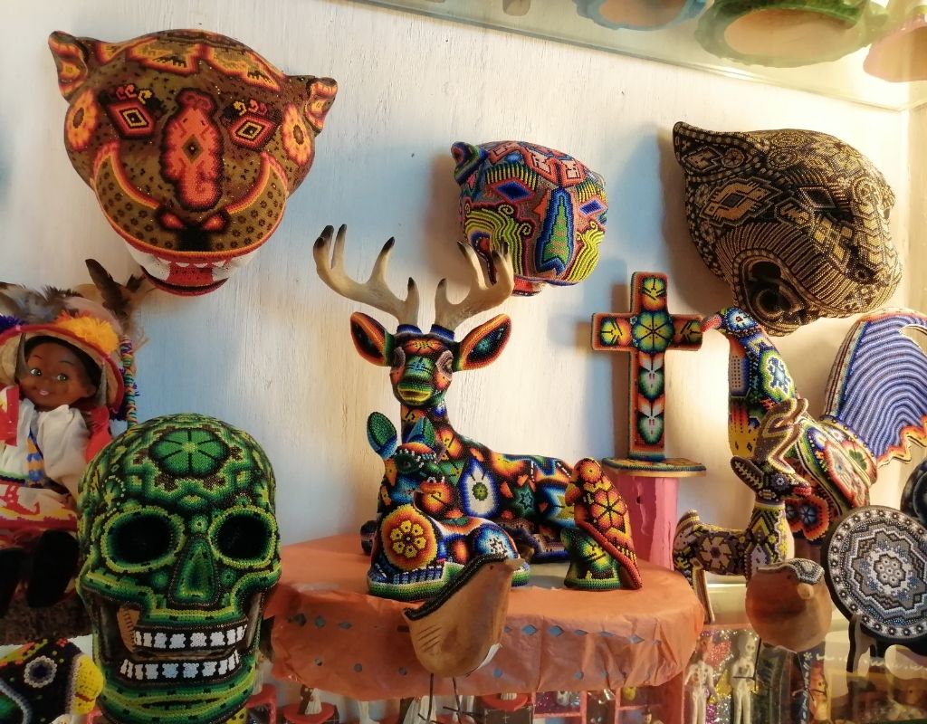  10 most popular crafts in mexico- huichol art 