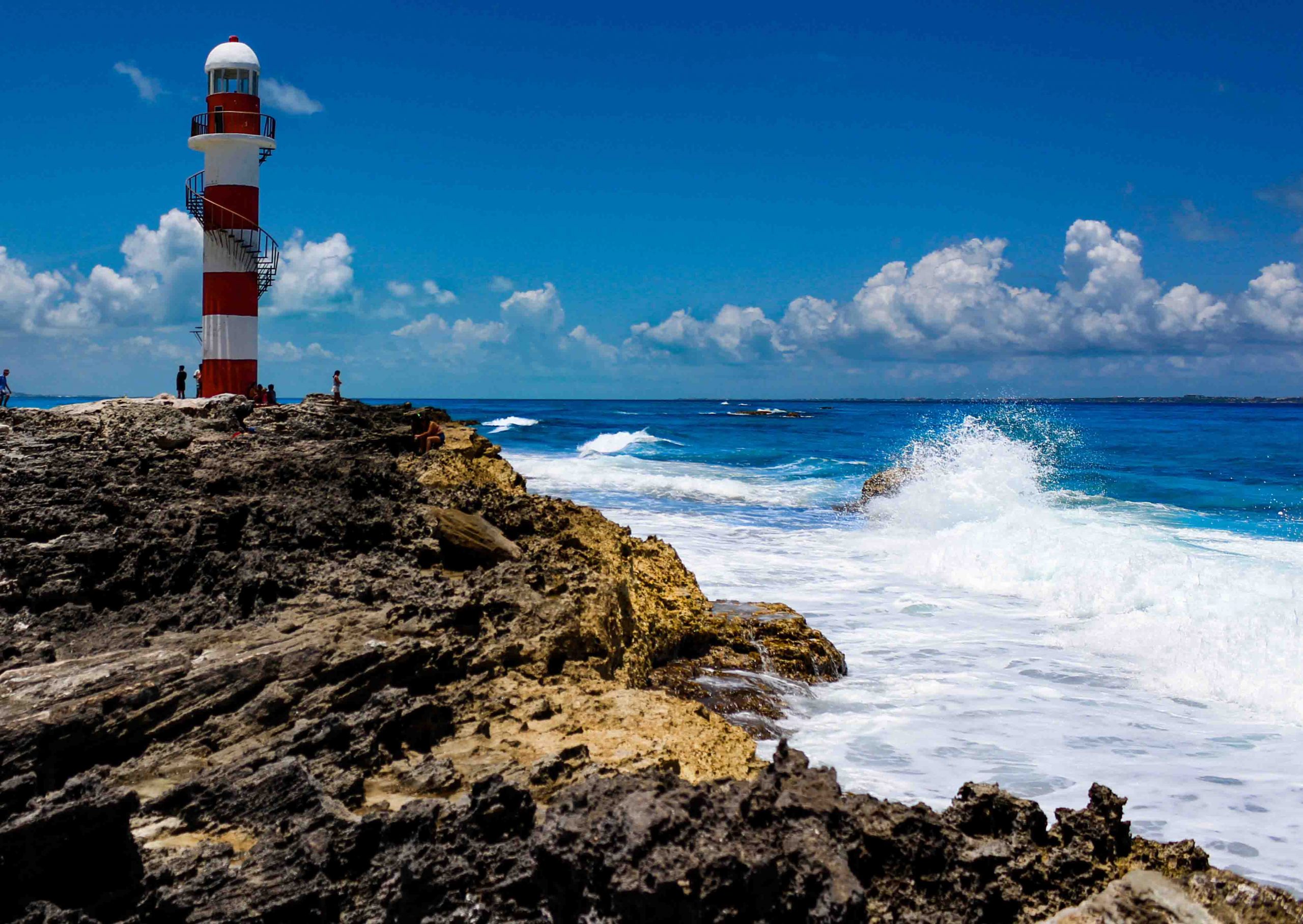 See the sunrise in the Punta Cancun's lighthouse 
