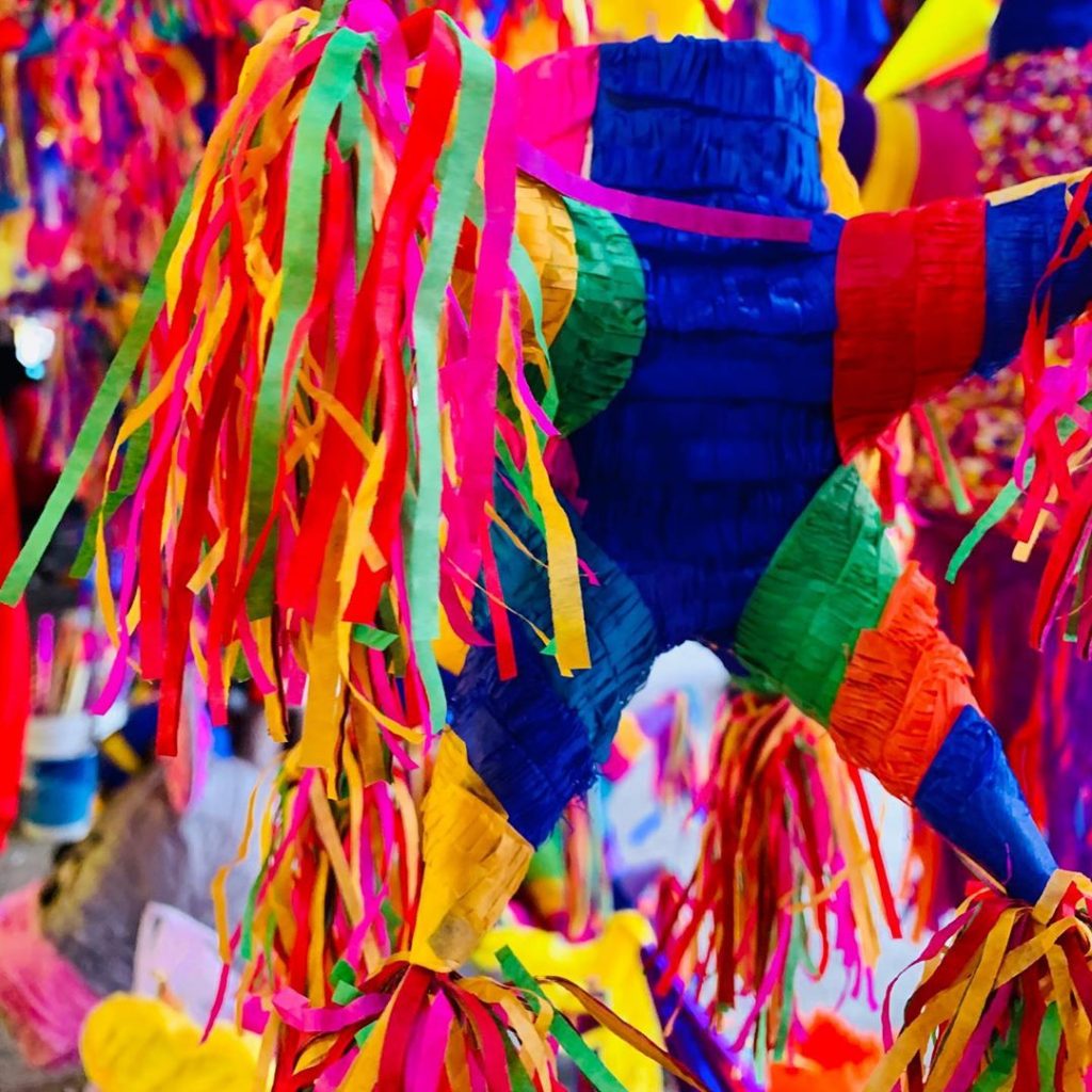 navidad-mexicana-piñata