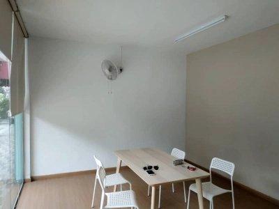 Room 104 RM700 @ 2 Storey Shop Hotel, Chow Kit - near LRT/HKL/IJN - Ready