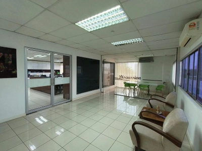 2.5 Storey TSI BUSINESS INDUSTRIAL PARK KEPONG, Actual, CORNER LOT, Move In Ready