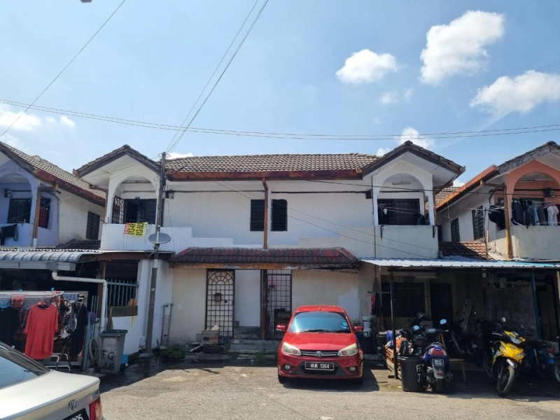 1st floor Town House @ Taman Kajang Utama