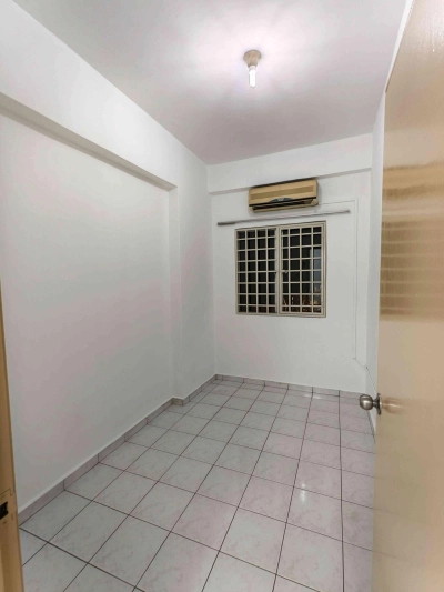 MENARA MENJALARA CONDO KEPONG, Actual, Renovated, NEW PAINTING, Low Deposit