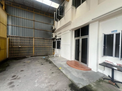 Strategic Semi-D Factory for Sale at Taman Tan Sri Yacob