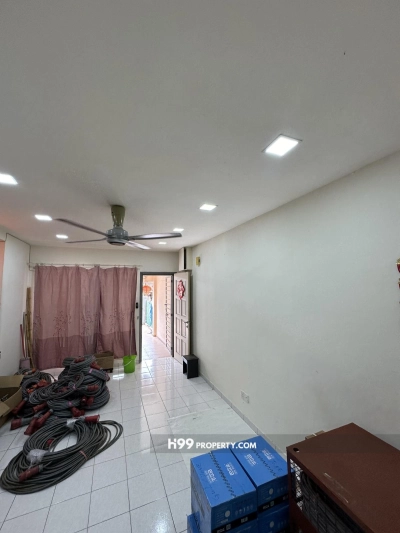 AMANSIARA TOWNHOUSE SELAYANG, Actual, G FLOOR, Renovated, Rm1k BOOKING