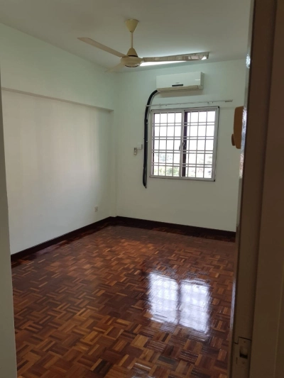AMAN PURI APARTMENT KEPONG, Actual, RENO, 2 CARPARK, Low DOWN Payment