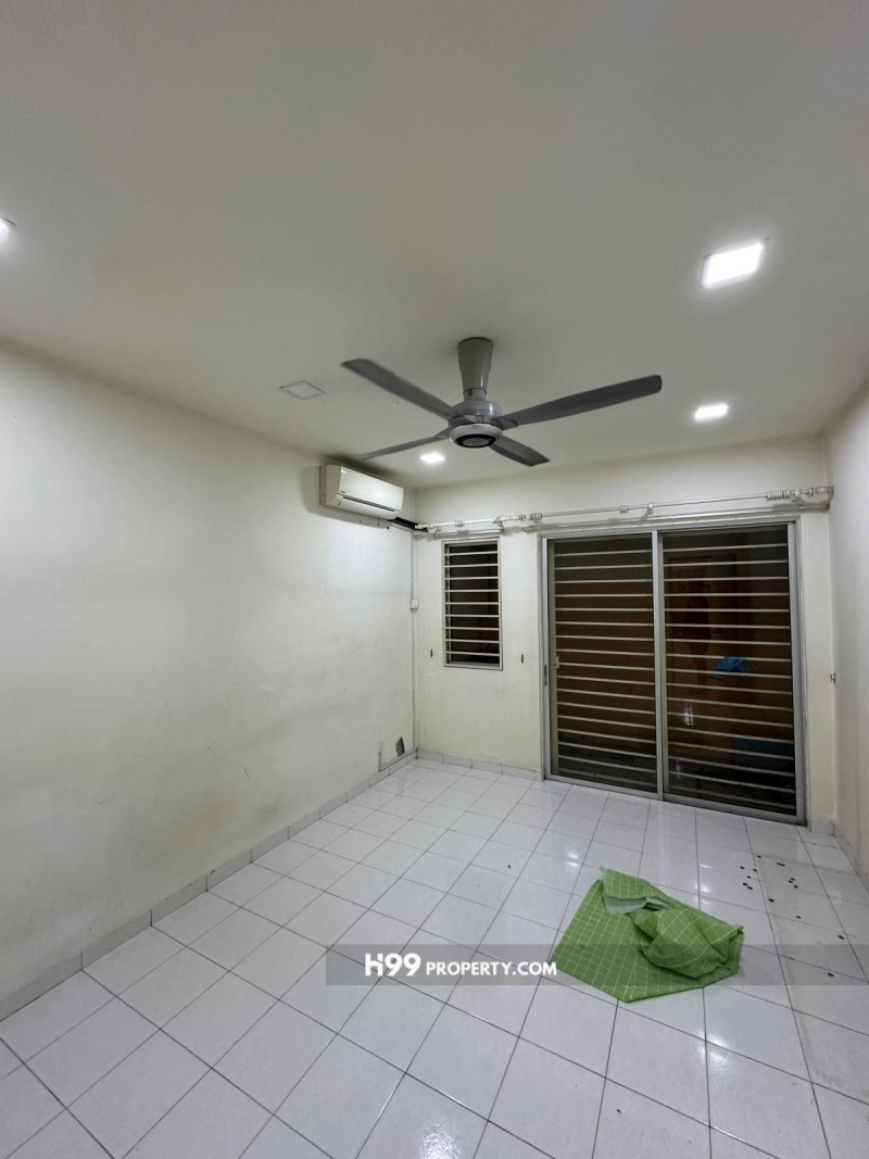 AMANSIARA TOWNHOUSE SELAYANG, Actual, G FLOOR, Renovated, Rm1k BOOKING
