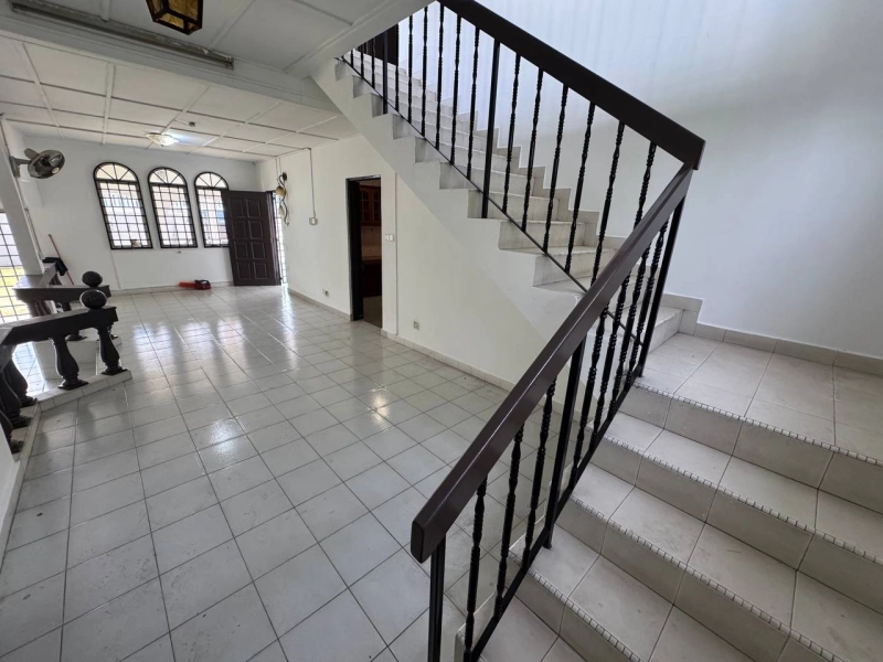 1.5 STOREY BUNGALOW SS 3 PETALING JAYA, Actual, RENO, Extra BIG Land, Low Deposit