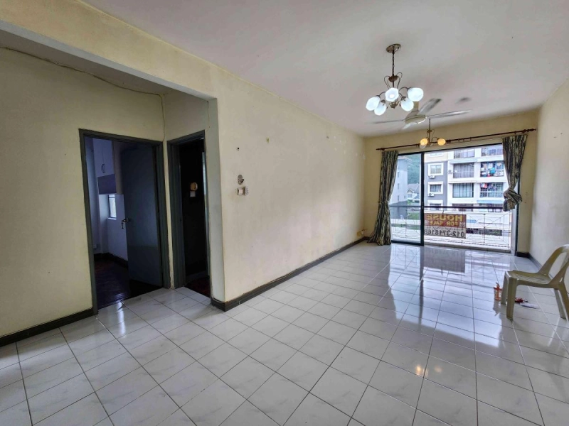 SD APARTMENT BANDAR SRI DAMANSARA, Actual, Freehold, RENO, Well KEEP