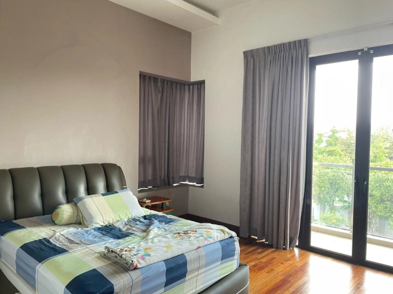 2.5 STOREY SEMI-D ARECA RESIDENCE, Actual, FULL RENO, Gated & Guard