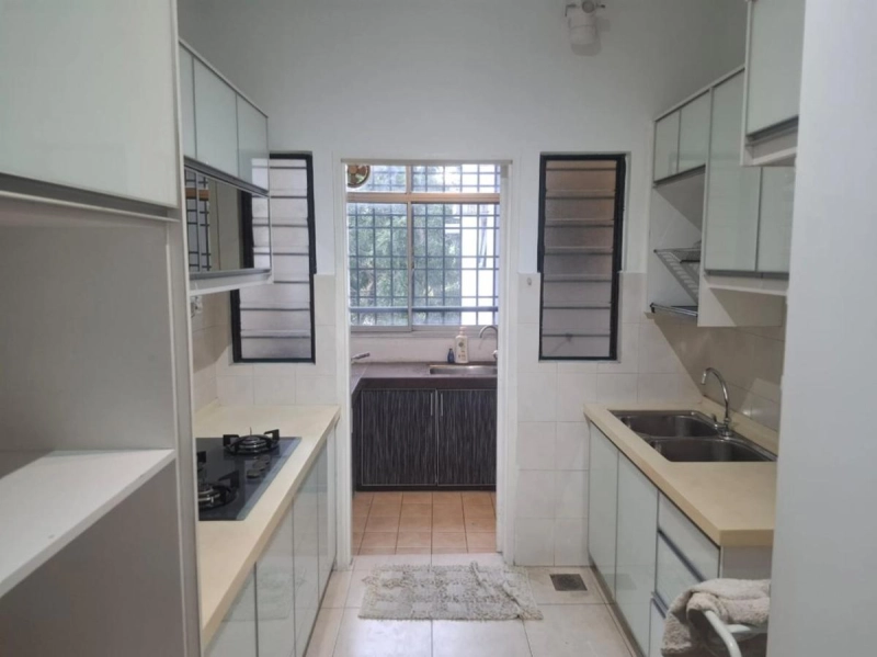 Corner Unit, 3r2b, Changkat View Condominium, 18, Jalan Dutamas Raya, Dutamas, 51200 Kuala Lumpur.