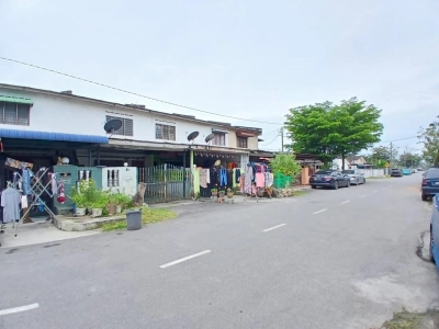 2 storey house - Taman Intan (Taman Seri Dahlia) @ Kapar - Sale below bank value Rm40k