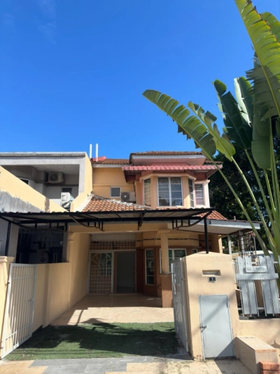 End lot 2 storey house - Bandar Puteri @ Klang - Sale below bank value Rm65k